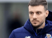 星空体育-新疆广汇迎葡超关键赛；今晚更衣室发声；媒体盛赞；医务组通报恢复(今晚开放麦免费观看)