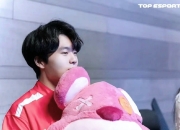 星空体育-包含Rookie在巴塞罗那比赛中挺进下一轮，回归赛场引发热议！的词条