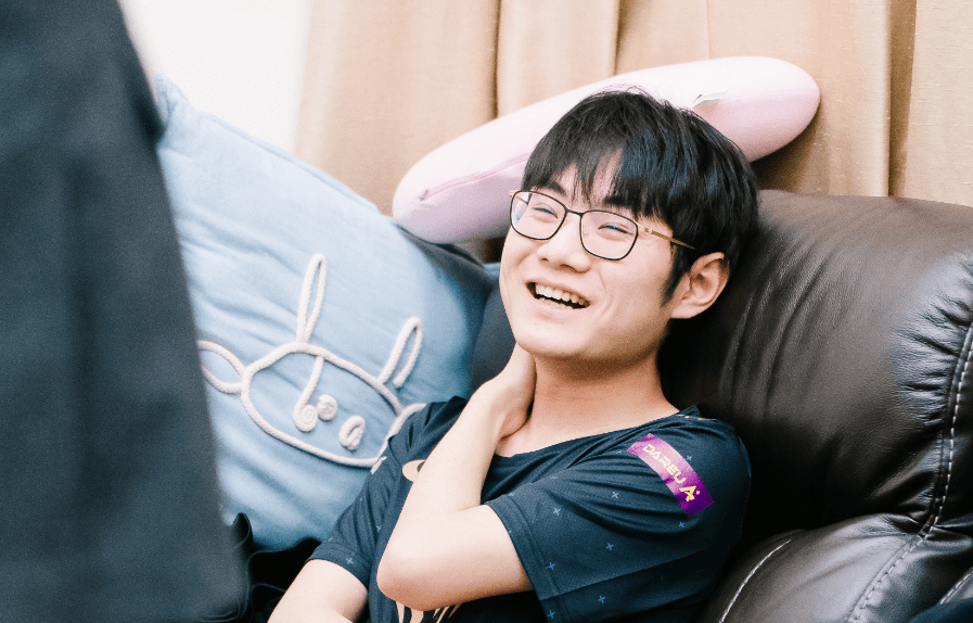 包含Rookie遭遇十二连败，巴黎圣日耳曼教练面临压力！的词条